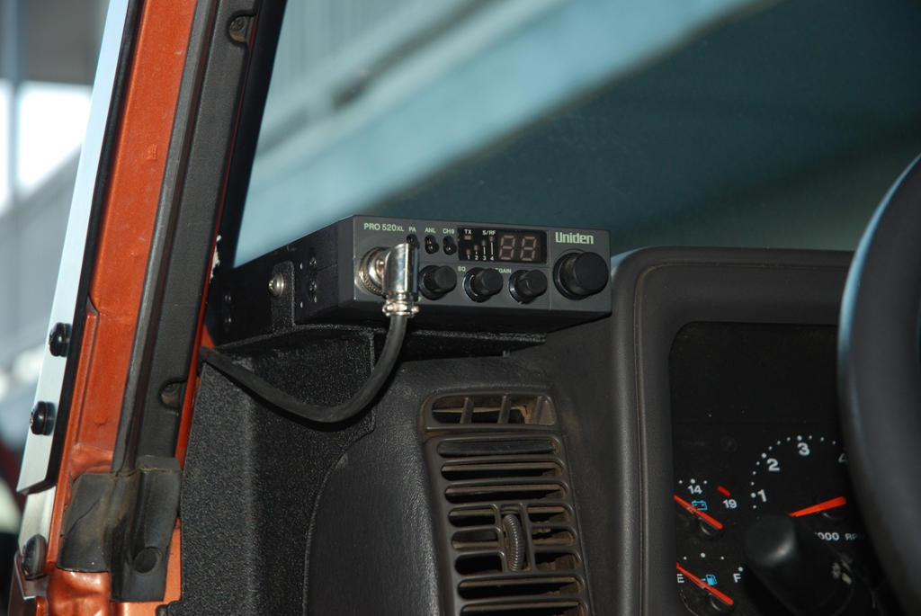 Total 79+ imagen jeep wrangler cb mount overhead Abzlocal.mx